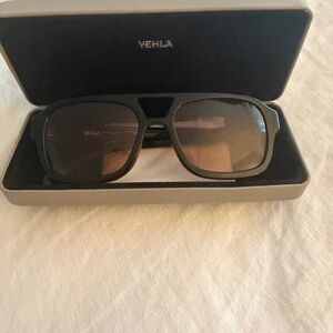 VEHLA DIXIE SUNGLASSES